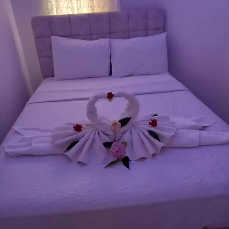 Yeni Star Apart * Ula