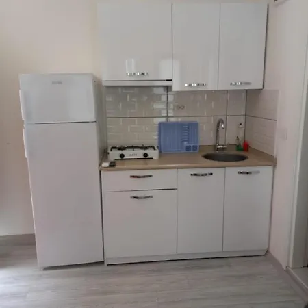 Yeni Star Apart